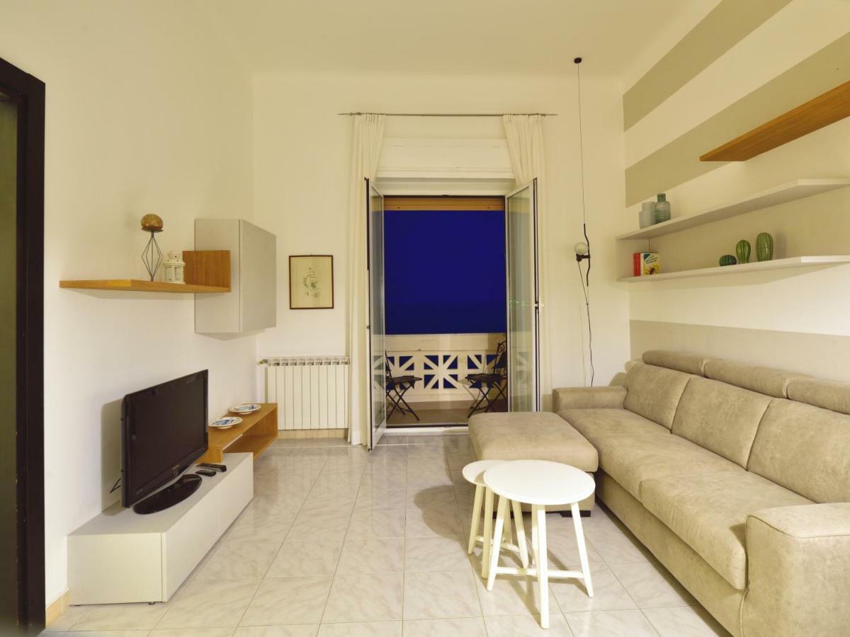 Apartamento Il Faro Dei Poeti Lerici Exterior foto