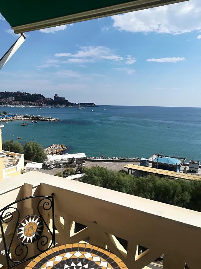 Apartamento Il Faro Dei Poeti Lerici Exterior foto